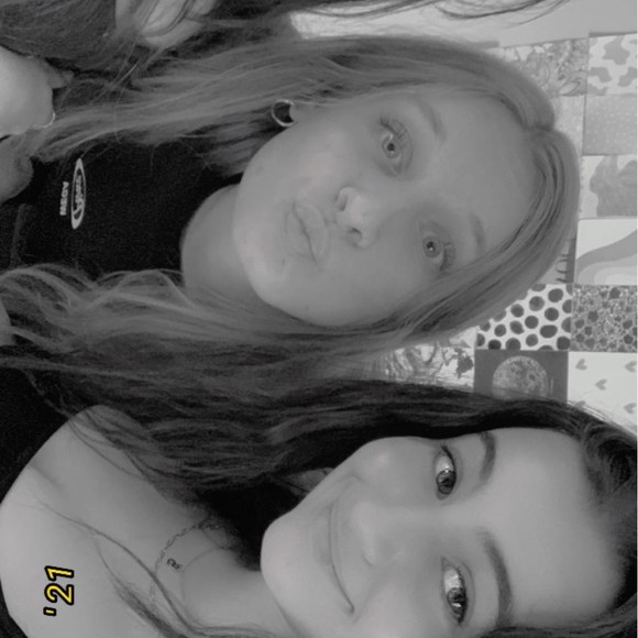 Meet your Posher, Simone - Picture 1 of 1